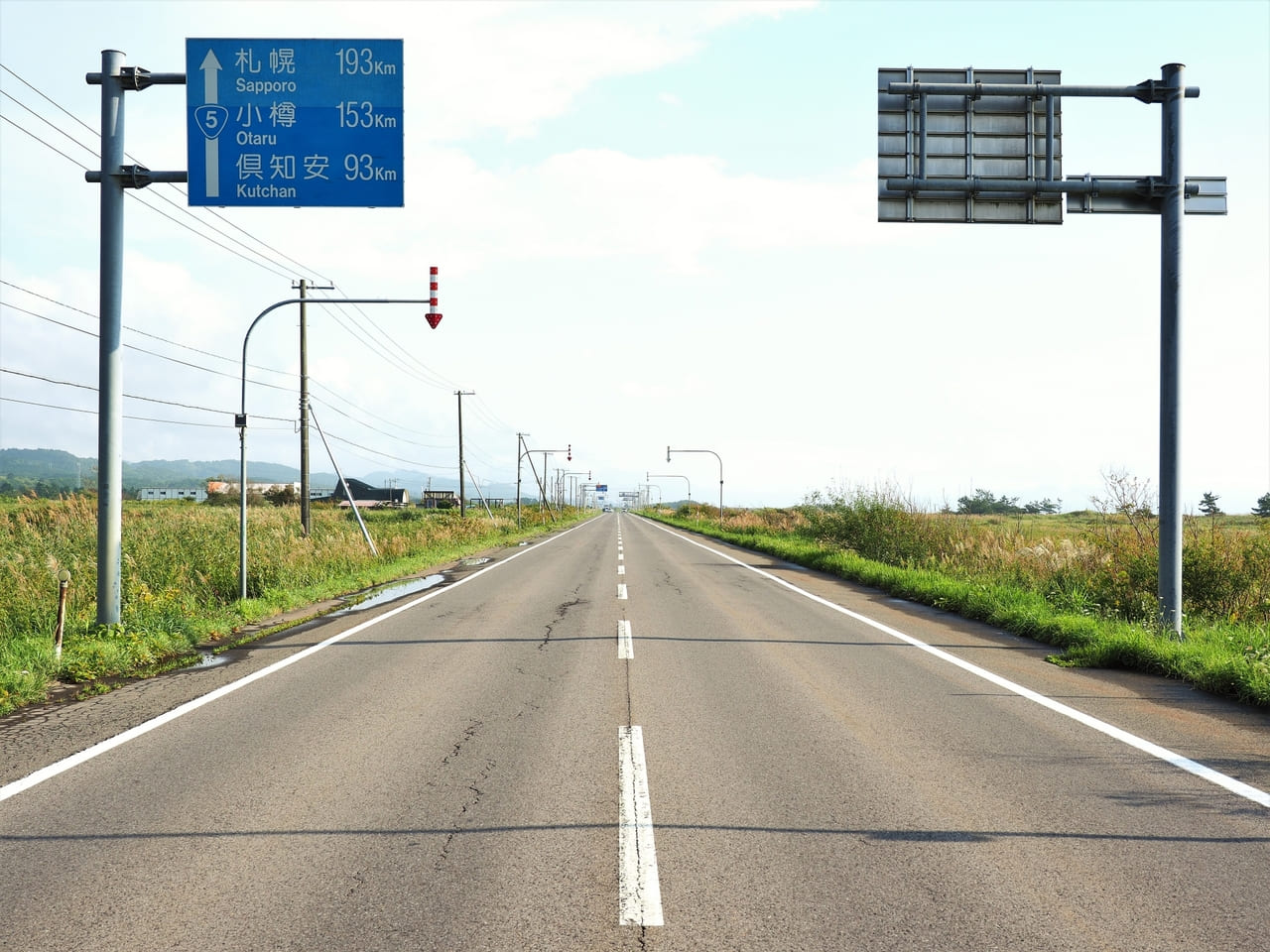 スピードが出過ぎる北海道の道路