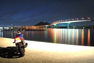 バイクで夜景を撮りに一眼レフカメラを持ってツーリング