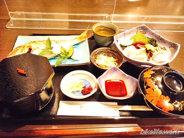 ベイサイドホテル龍宮の乙姫で食べる宿泊者向けの夕食