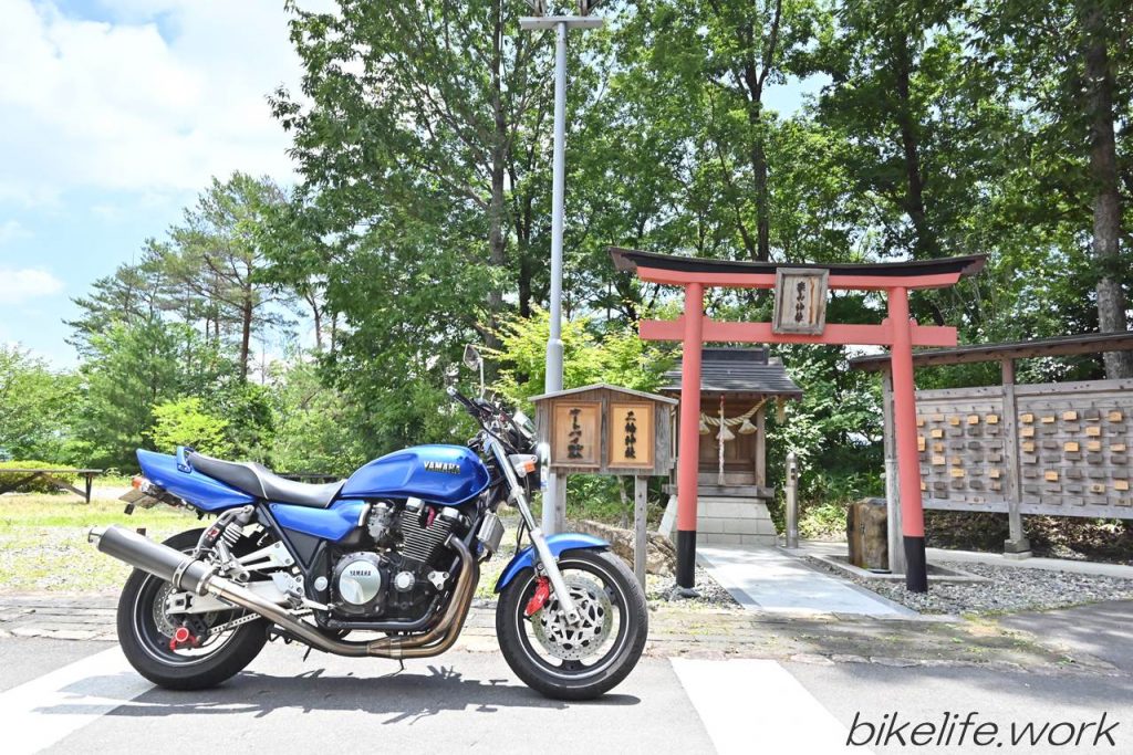 オートバイ神社と呼ばれる楽山神社