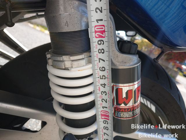 スプリング長でサグ出しの1G'を測定