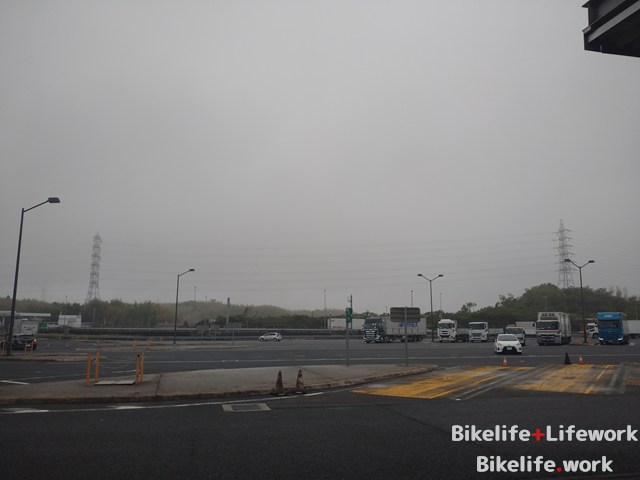 今にも降り出しそうな天気になった