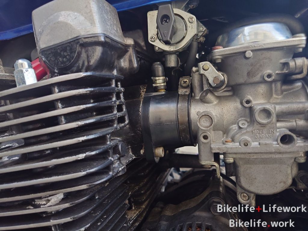 交換されたXJR1200のインシュレーター